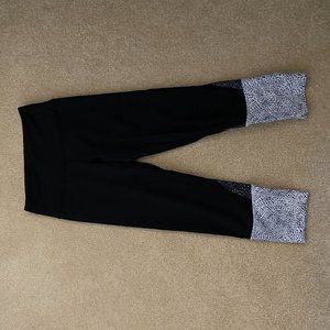 Zella - Black Cropped leggins with Grey and White Detail - Size XS